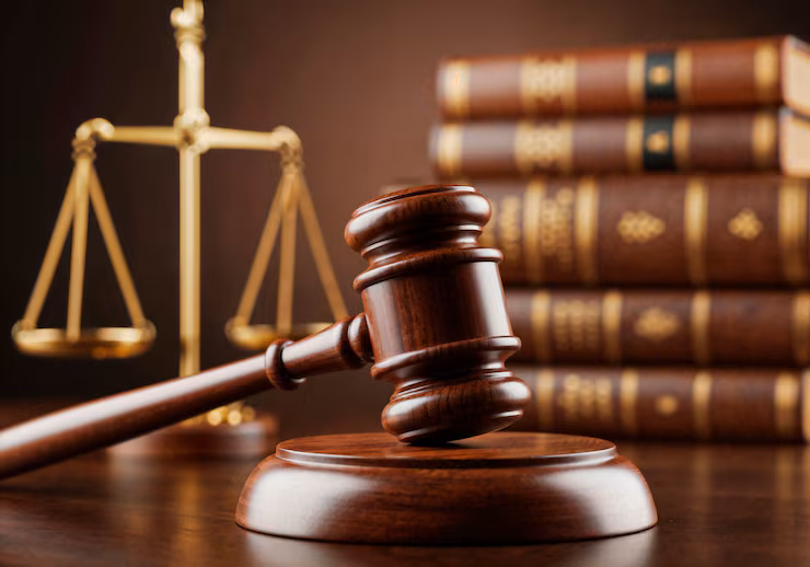 Judge gavel and law books - legal consultations in Kuwait